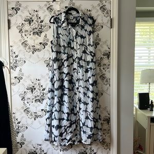 Cabi dress/vest. Can be worn open or closed NWOT